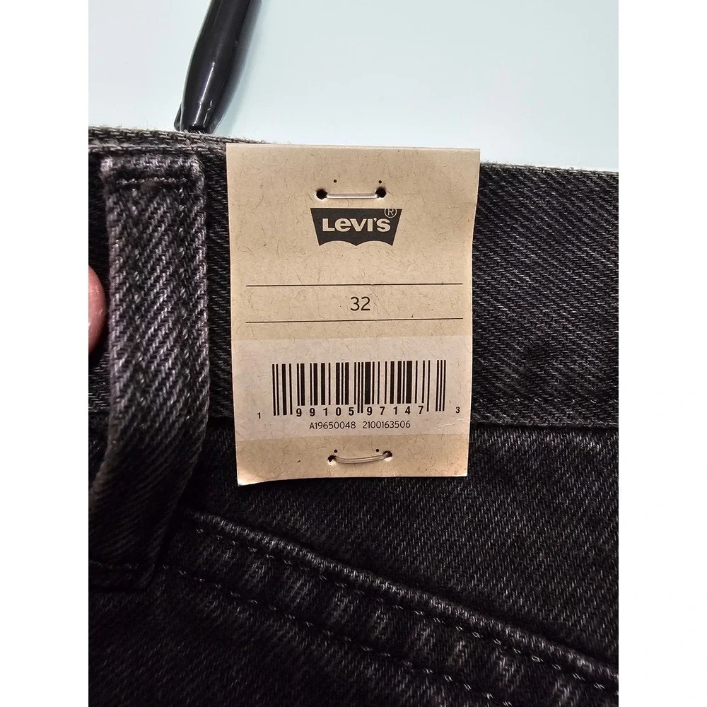 Levi's Womens High Rise Mom Shorts Black Cotton Relaxed Size 32